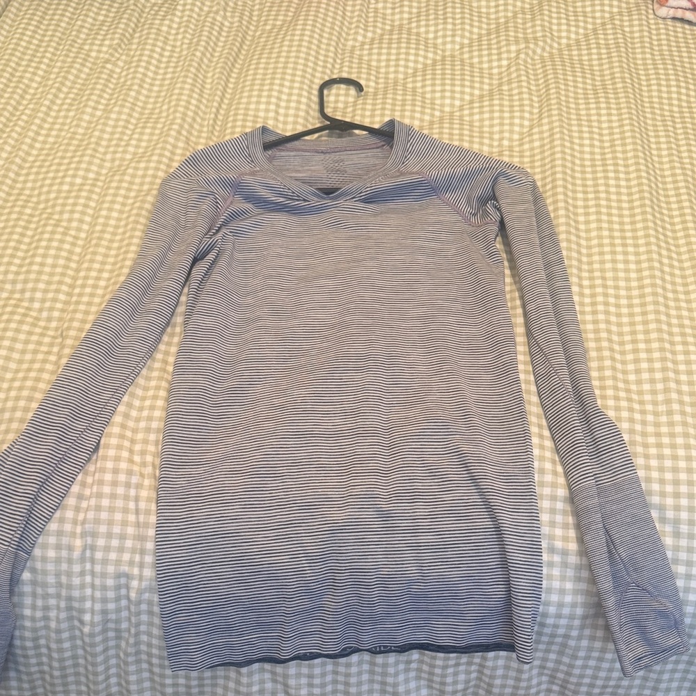 Lululemon Swiftly Tech Lkng sleeve shirt 2.0
